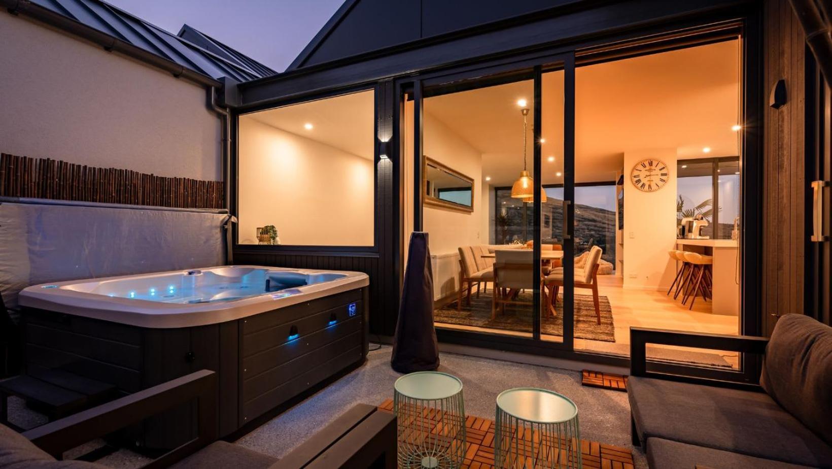The Tiers- Hot Tub- Ac- Bbq- Free Parking Villa Queenstown Buitenkant foto