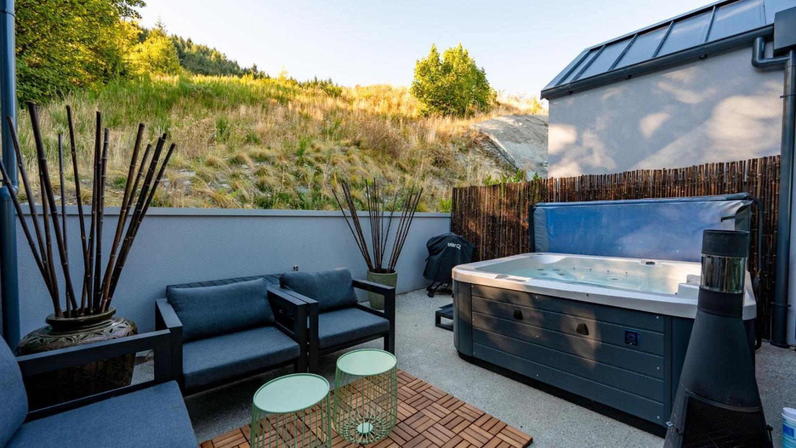 The Tiers- Hot Tub- Ac- Bbq- Free Parking Villa Queenstown Buitenkant foto